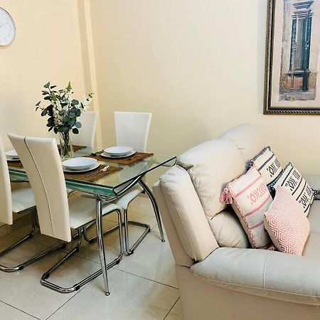 Flat On The Paseo Maritamo! Apartman Estepona Kültér fotó